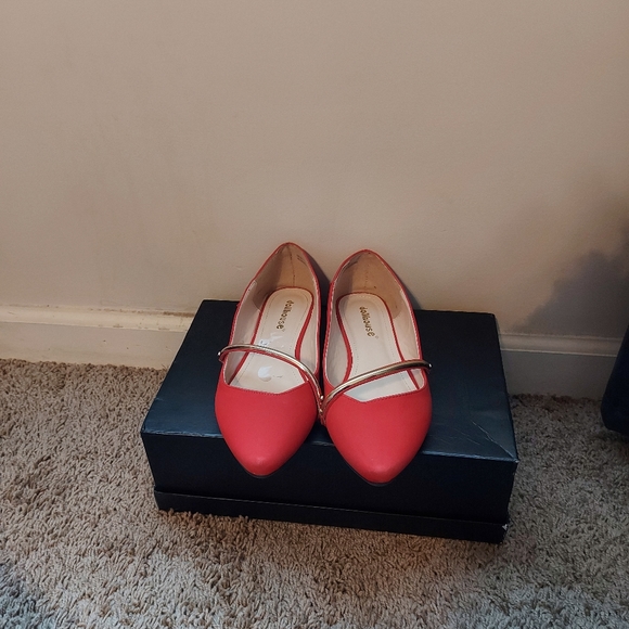 Shoes - Picture 2 of 3